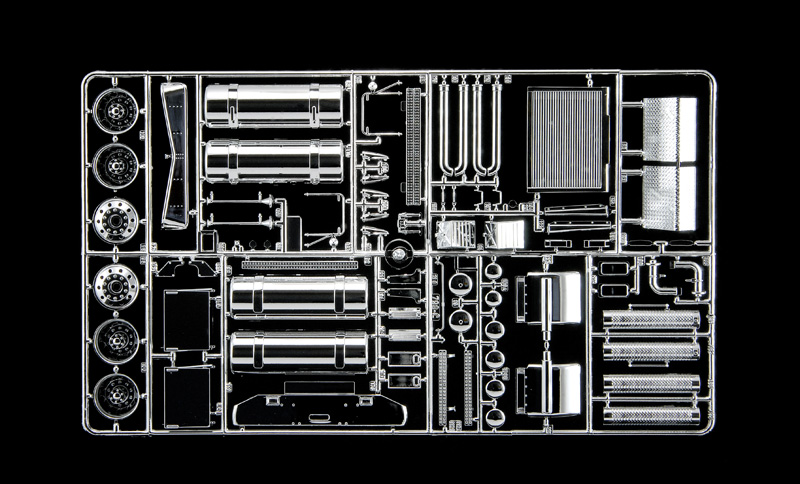 ITALERI 1/24 - U.S. SUPERLINER - Image 6