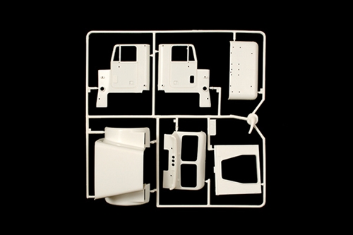 ITALERI 1/24 - FREIGHTLINER FLC - Image 8