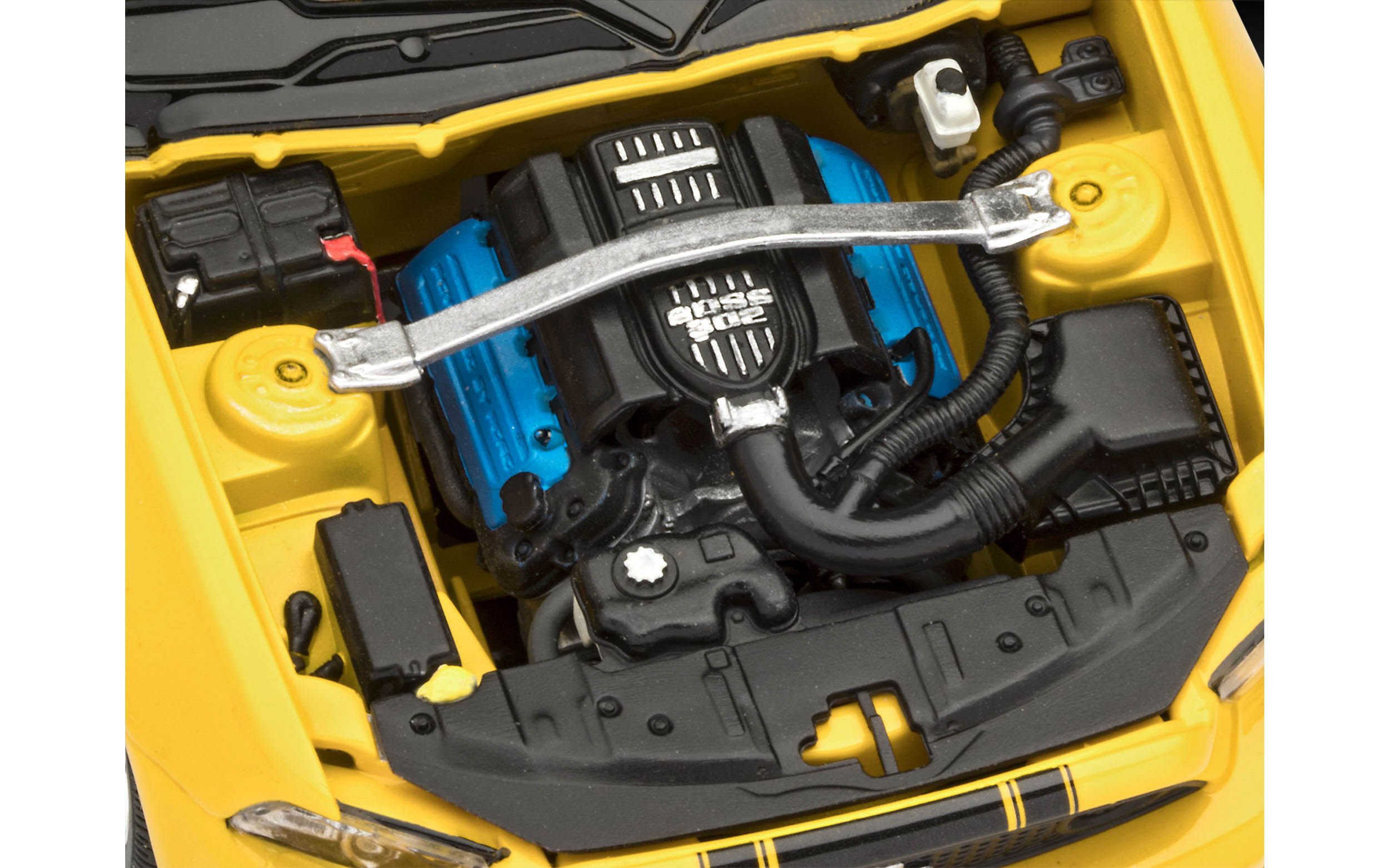 Revell 1/25 2013 Ford Mustang Boss 302 - Image 3