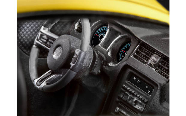 Revell 1/25 2013 Ford Mustang Boss 302 - Image 4