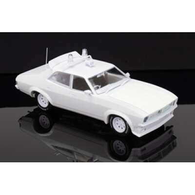 1/24 XB Pursuit Ford Falcon Plastic Model Kit