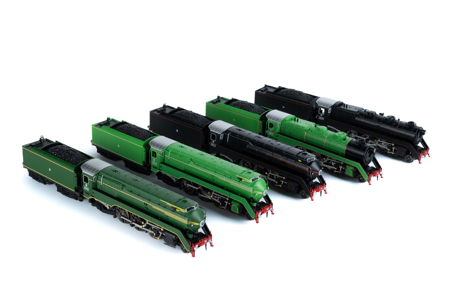 Gopher Models N Scale C38 Class Loco NSWGR 3815 (black) - Image 3