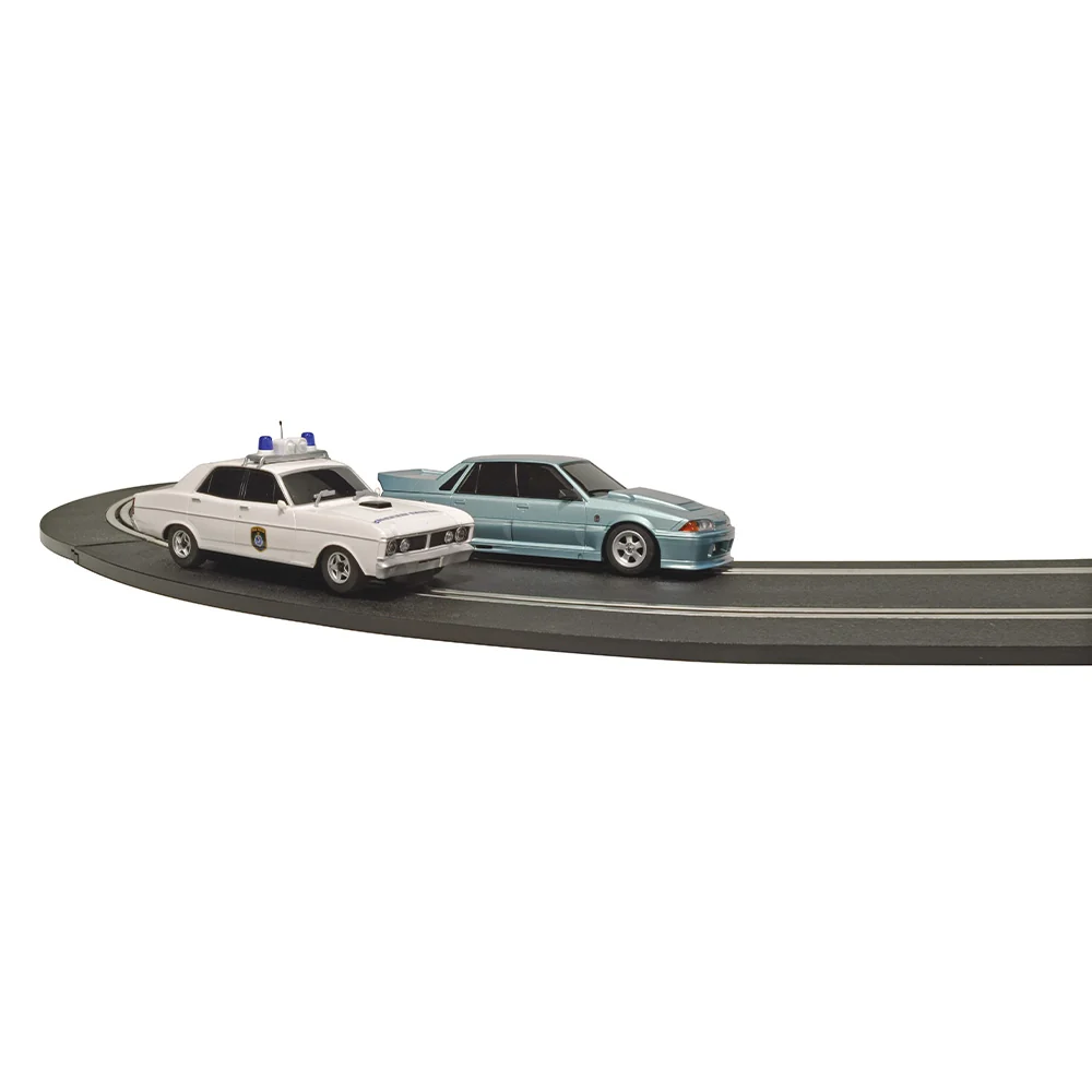 SCALEXTRIC 1/32 AUSTRALIAN HIGHWAY PATROL SLOT CAR SET - Image 3